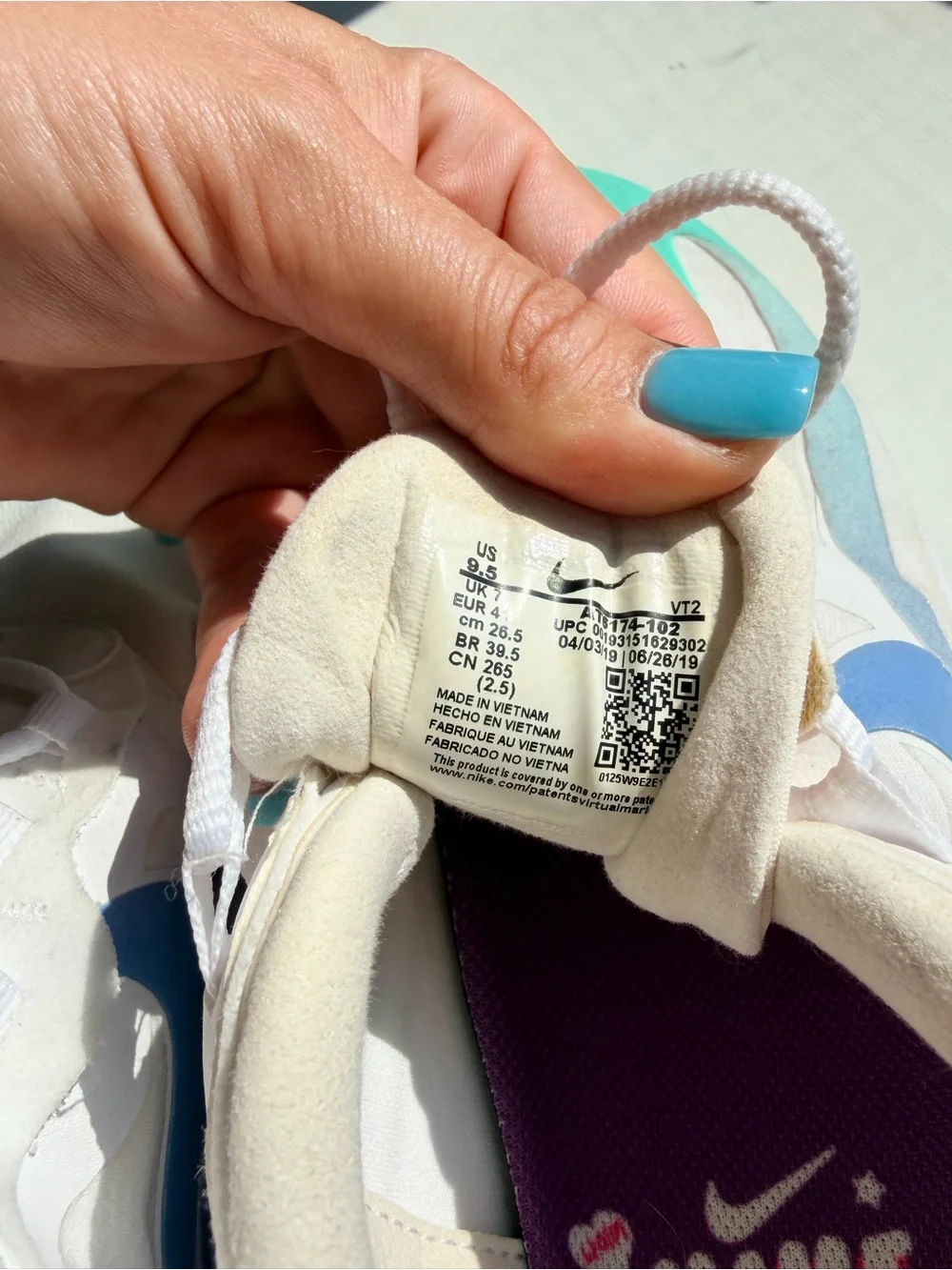 Nike women’s sneaker